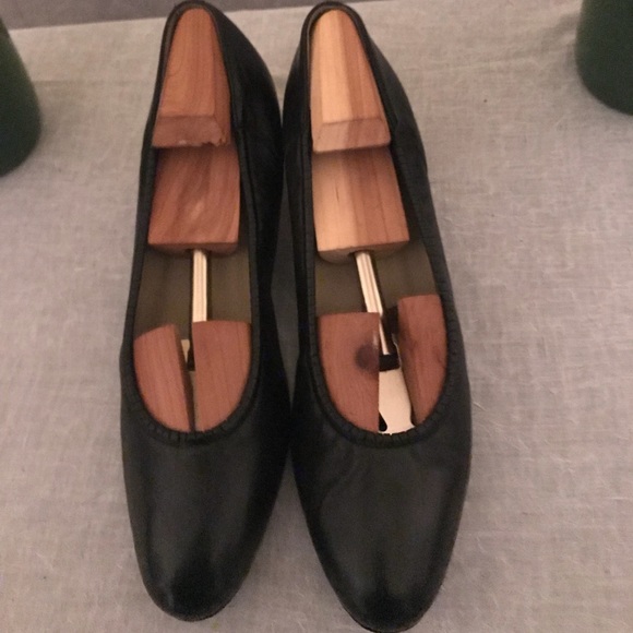💞Naturalized black slip on loafers - Picture 4 of 7